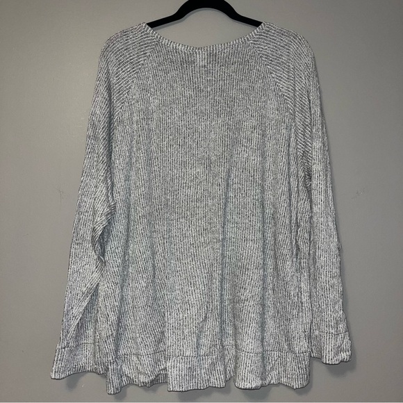 Old Navy Women’s Sweater - XXL - Picture 2 of 4